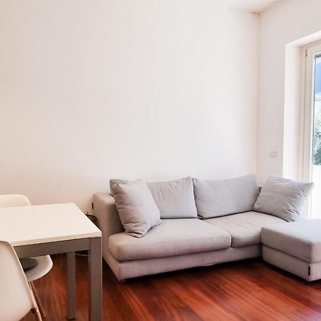 Joivy Superb Flat, 2 Balconies & Skyscrapers View Leilighet Milano Eksteriør bilde